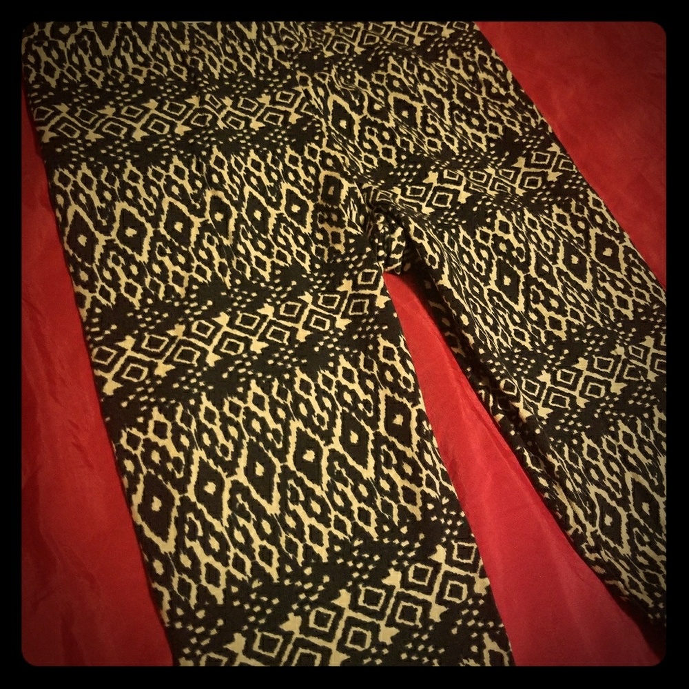 Tribal print leggings